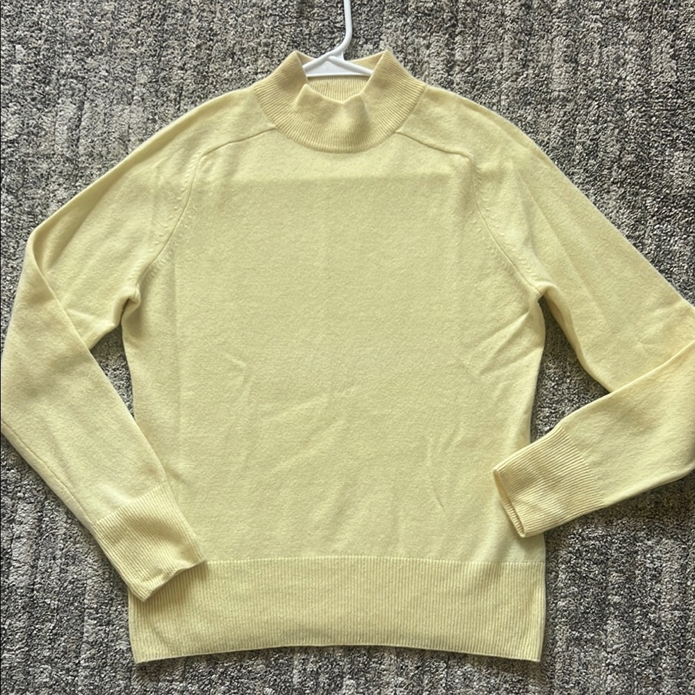 Prive Cashmere Elegant Pale Yellow Turtleneck Sweater